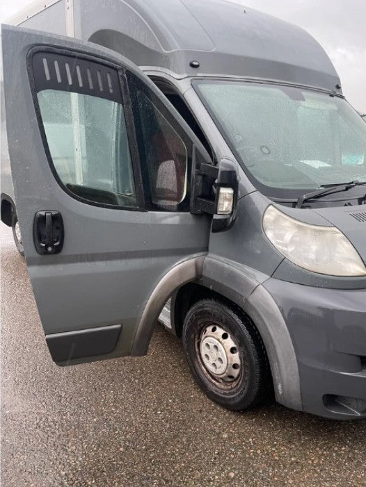 Fiat Ducato (2006–Present) Window Vent Inserts – Stay Cool & Bug-Free